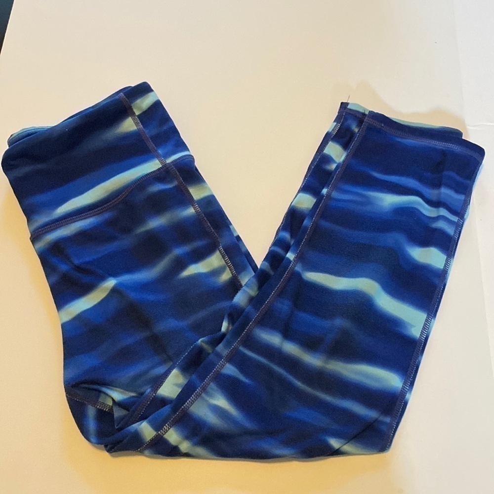 Athleta women’s cropped yoga pants, size small